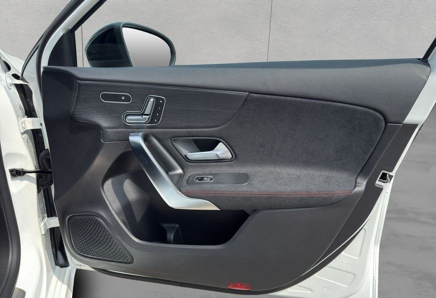 Mercedes-Benz A 200 d AMG Adv+ Standheiz. Multib. Pano foto 19