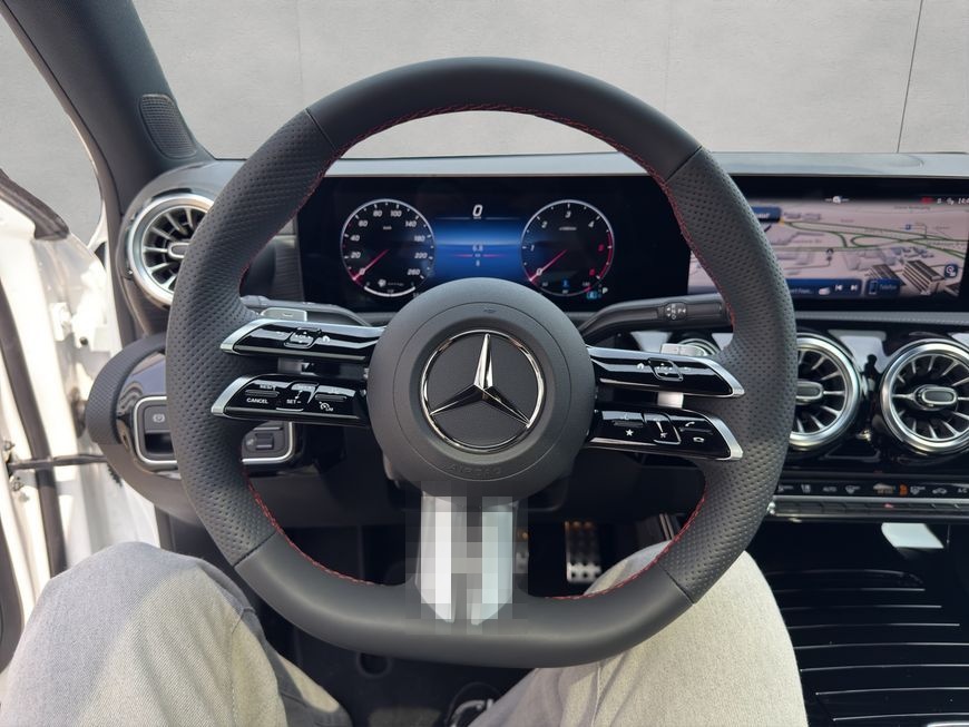 Mercedes-Benz A 200 d AMG Adv+ Standheiz. Multib. Pano foto 10