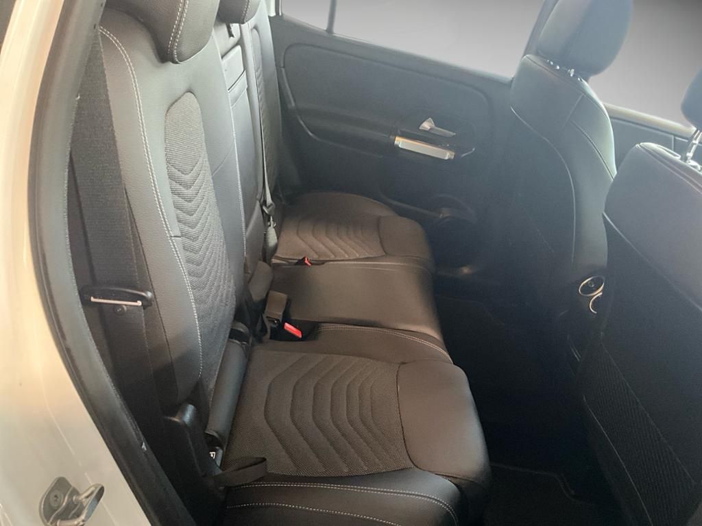 Mercedes-Benz GLB 220 d 4MATIC ACC AUT Kam. KlimaA LED LM Navi foto 9