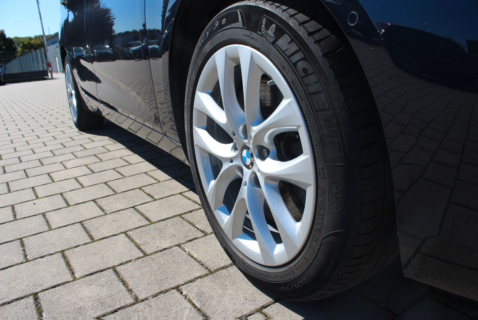 BMW 218  2 Gran Tourer 218 d xDrive Advantage foto 3