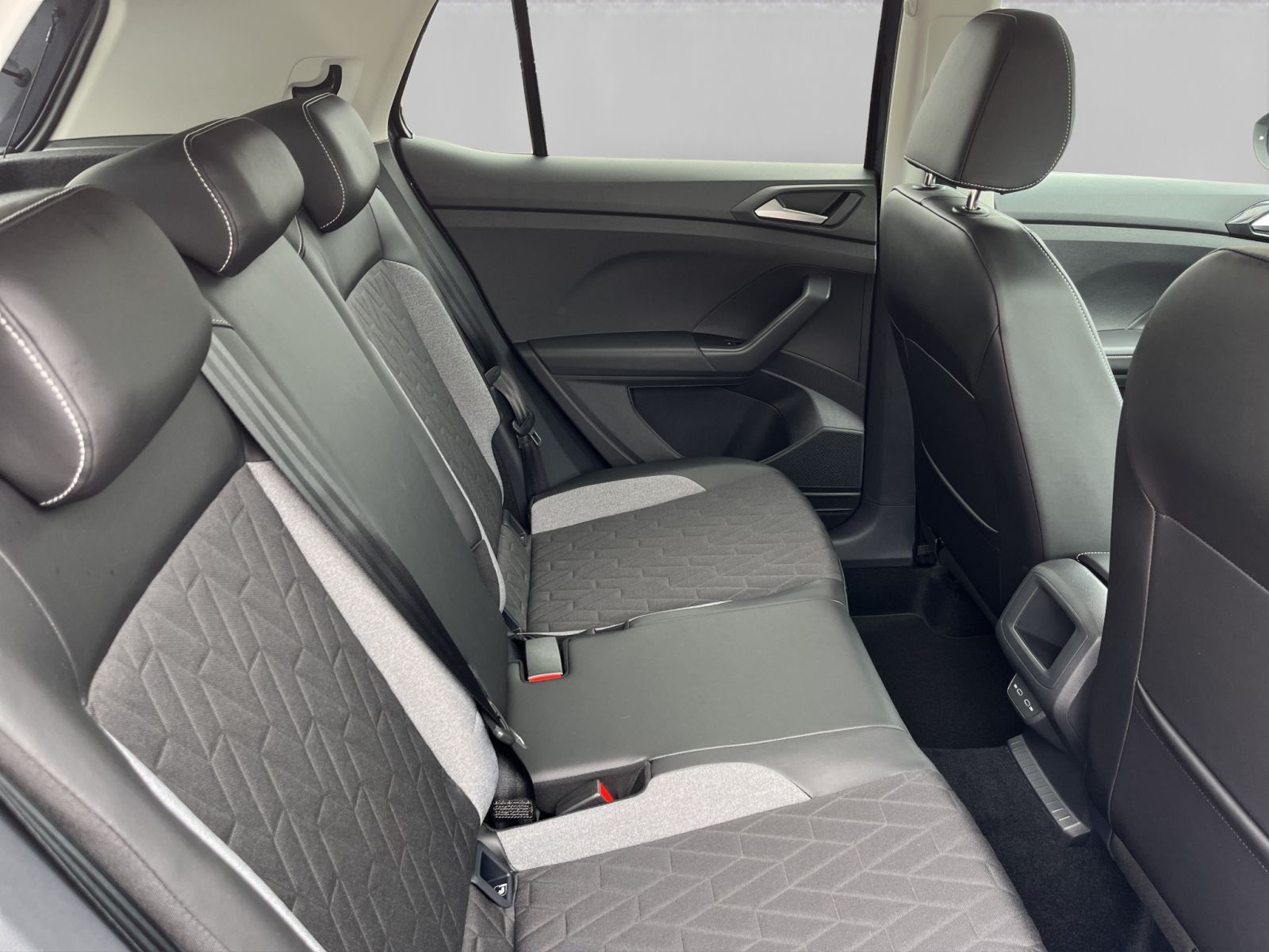 Volkswagen T-Cross Life Goal 1.5 TSI DSG Navi+LED+ACC+Kamer foto 22