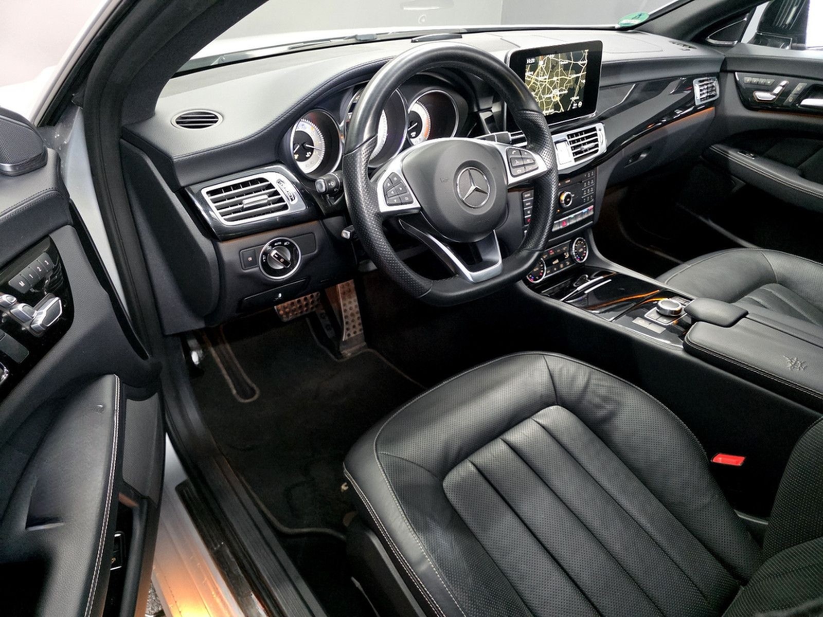 Mercedes-Benz CLS 400 SB, 4M, DISTRONIC, MASSAGE, e.DACH, LED foto 7