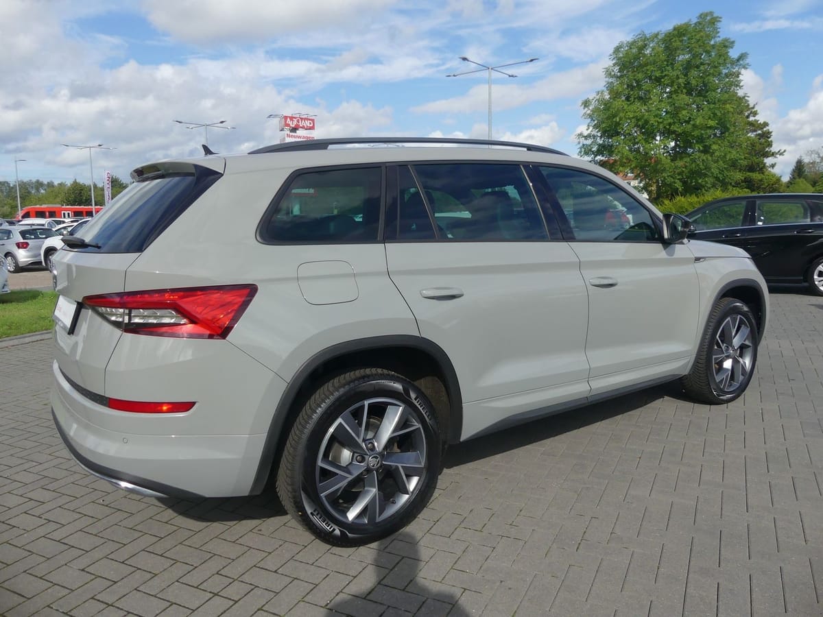 Skoda Kodiaq 1.5 16V TSI Sportline LED AHK Keyless foto 7