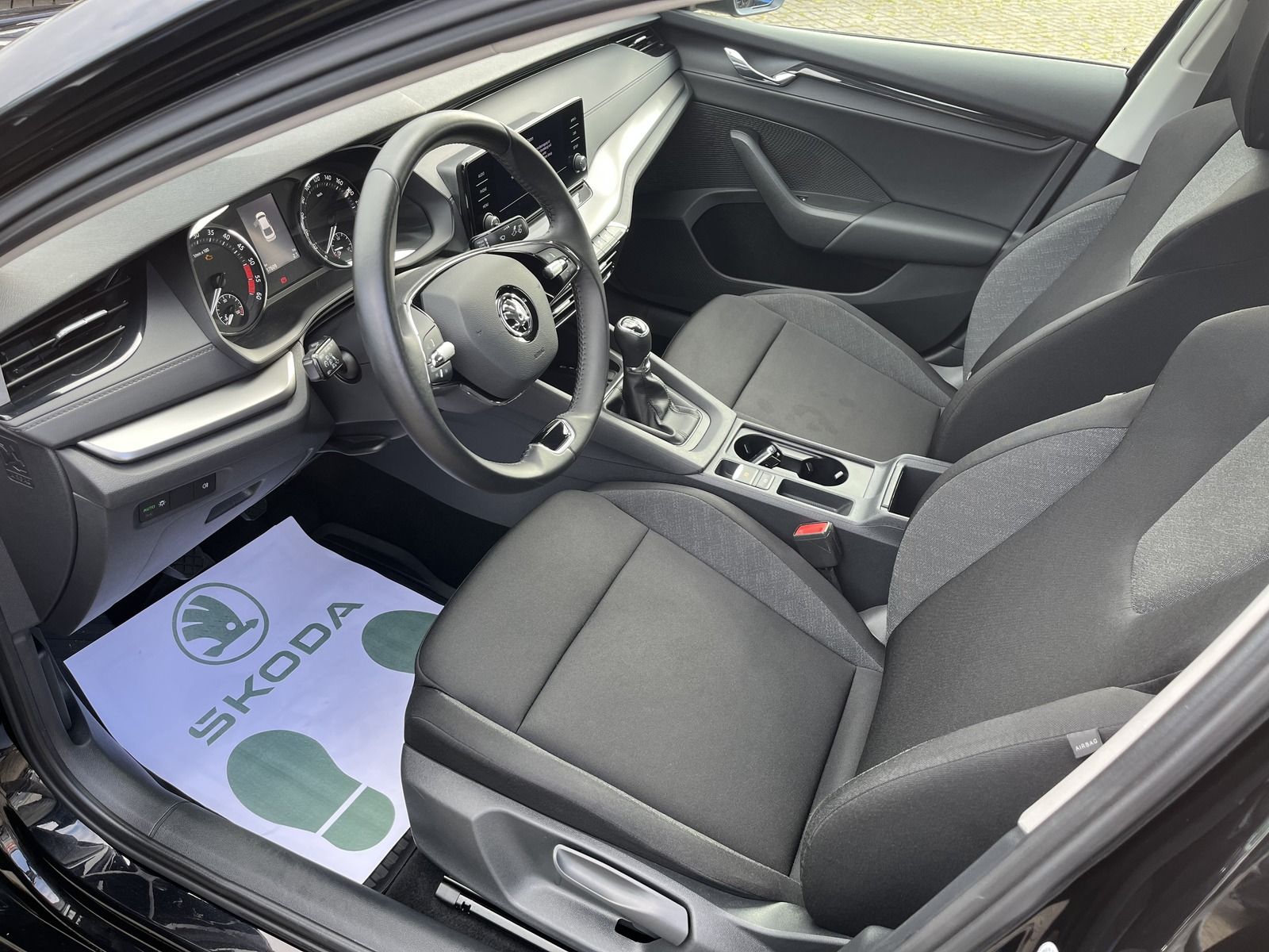 Skoda Octavia 2,0 TDI Active LED Alufelgen Sitzh foto 2