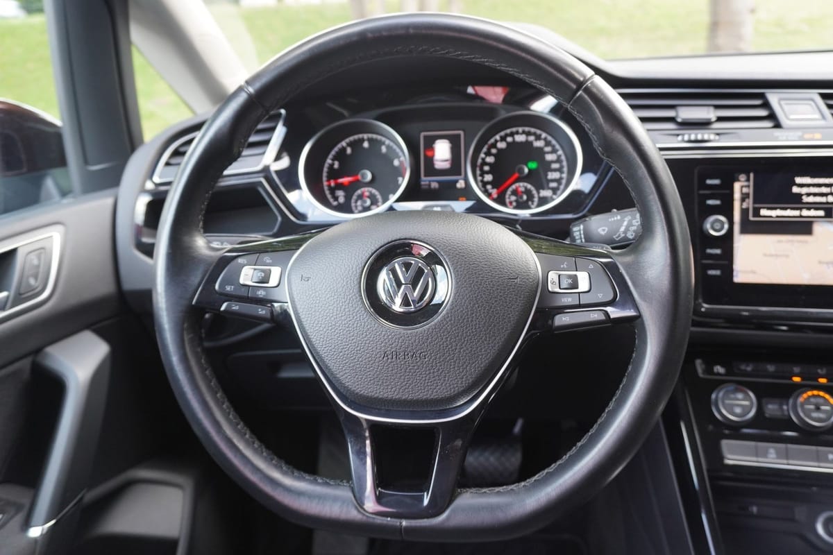 Volkswagen Touran 1.5 TSI DSG Highline LED Navi ACC Kamera foto 13