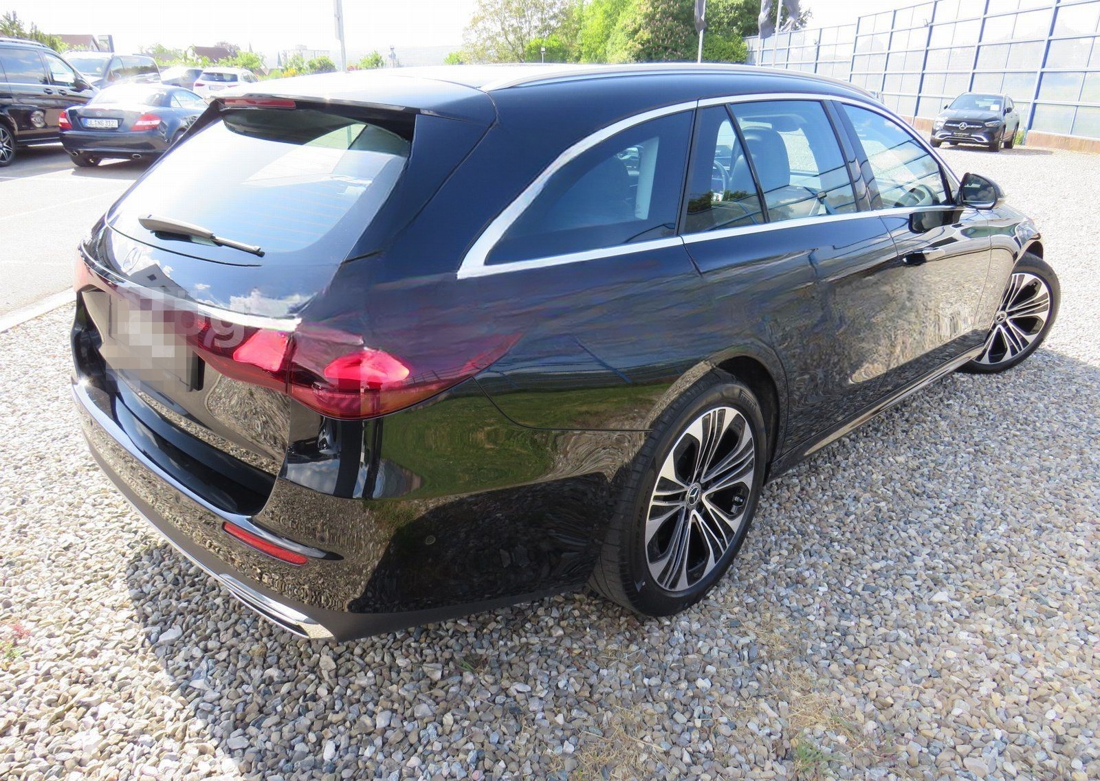 Mercedes-Benz E 220 d T AVANTGARDE-ADVANCED+PSD+DISTRONIC+AHK foto 2