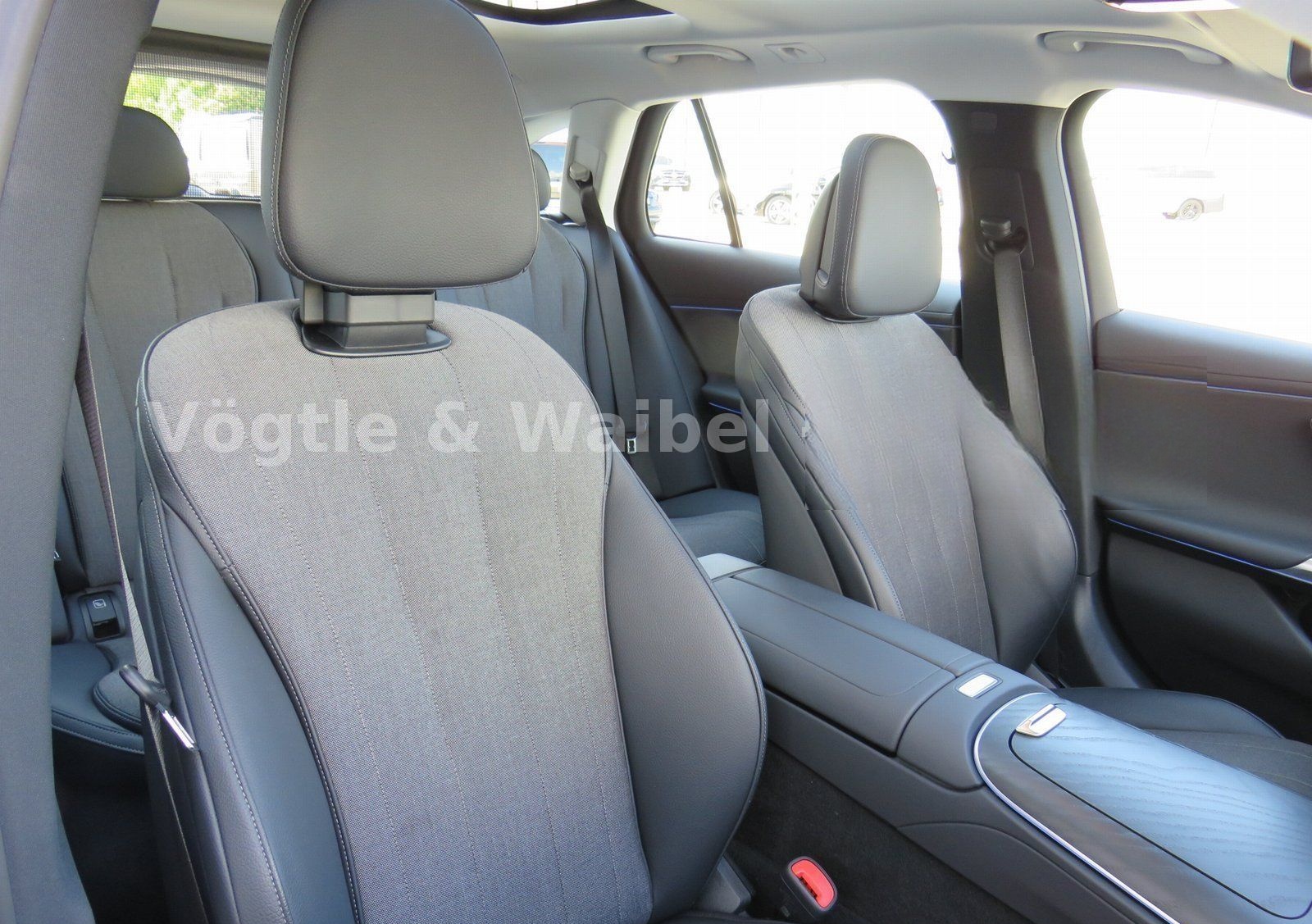 Mercedes-Benz E 220 d T AVANTGARDE-ADVANCED+PSD+DISTRONIC+AHK foto 14