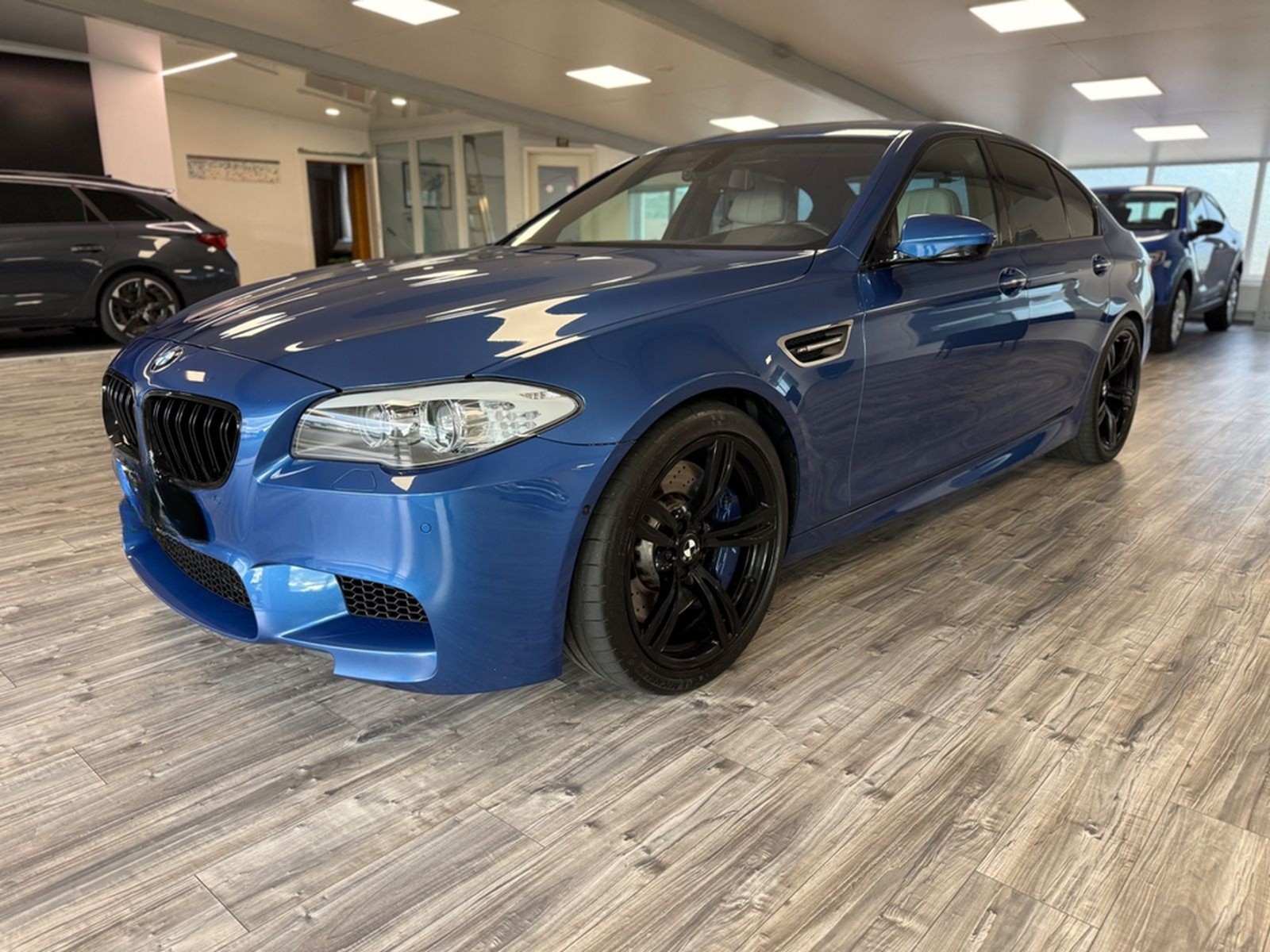 BMW M5 Lim.HK+Head-up+Schiebedach+360° Kam. foto 3