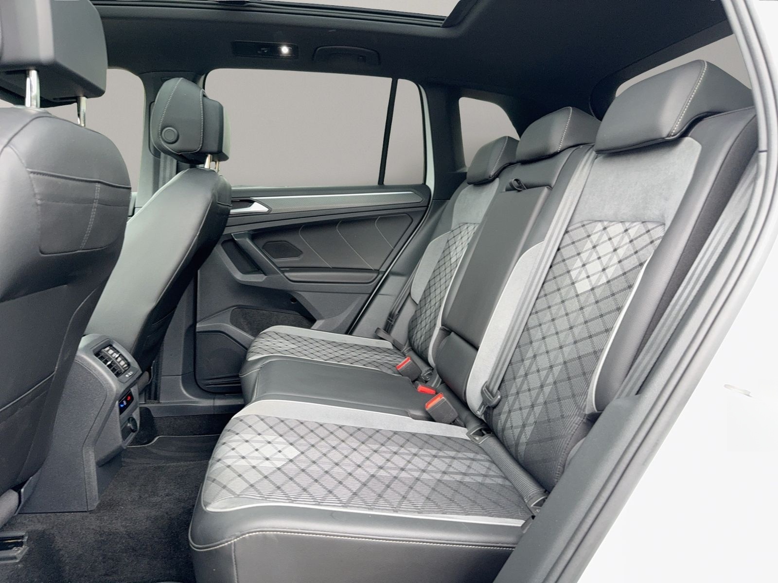 Volkswagen Tiguan 2.0 TDI R-Line 4Motion , AHK, Matrix, Hea foto 10