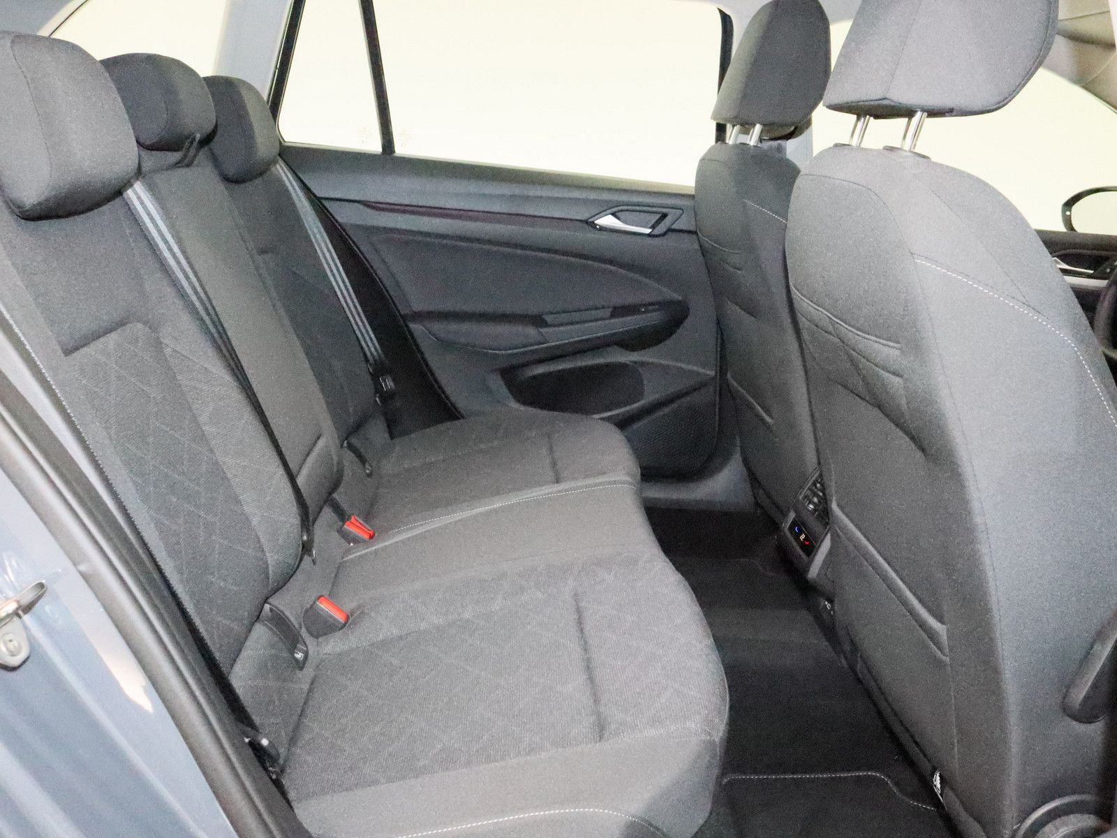Volkswagen Golf VIII 2.0 TDI Life LED ACC NAVI SHZ PDC foto 11