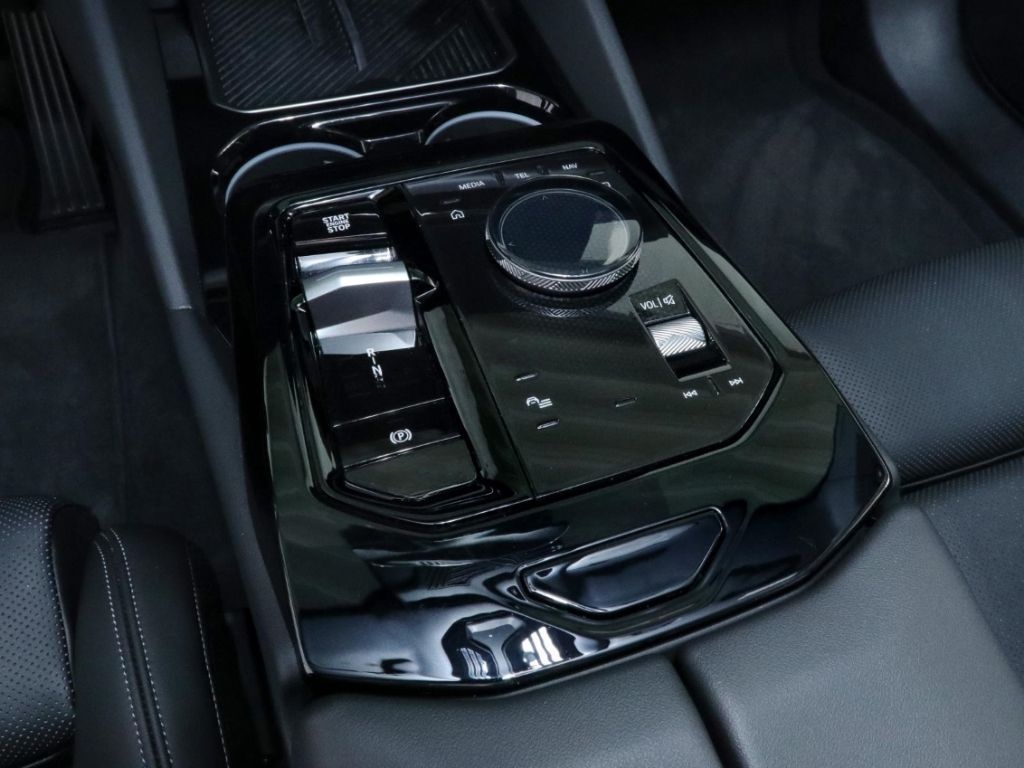 BMW 520 d Lim. 4xSHZ H&K Memory LED LiveCockpitProf. foto 11