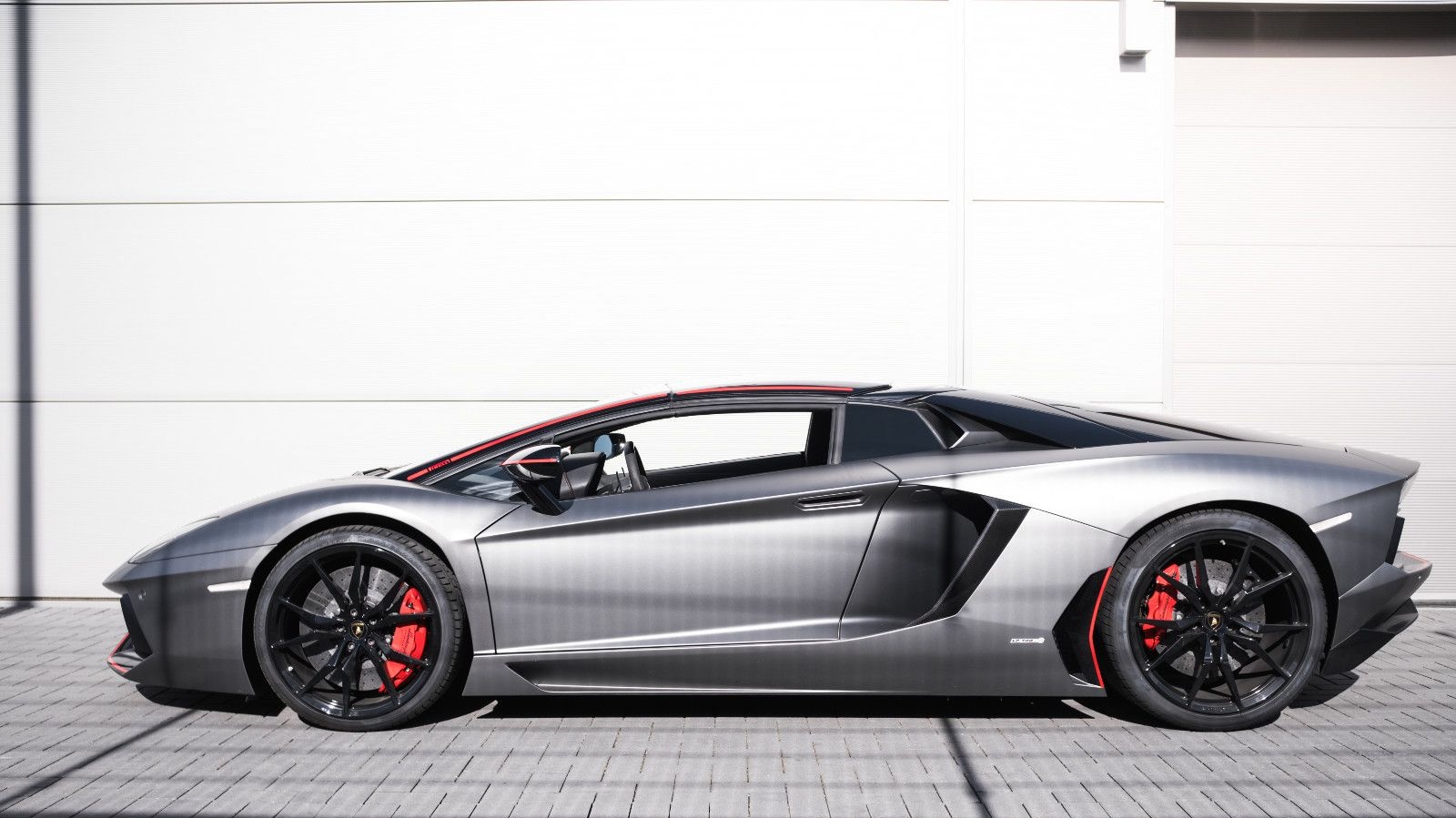 Lamborghini LP 700-4 Roadster Pirelli Edition 1of100-Lift foto 2