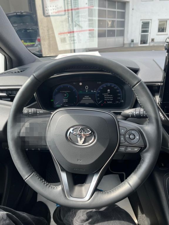 Toyota Corolla 1.8 Hybrid TS Team D foto 9