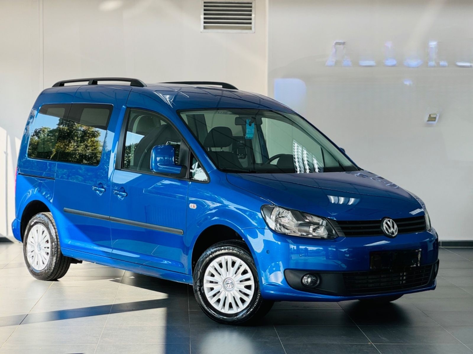 Volkswagen Caddy 1.6 TDI DSG Behindertengerecht-Rampe foto 2