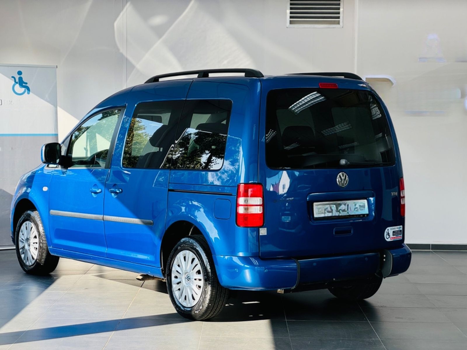 Volkswagen Caddy 1.6 TDI DSG Behindertengerecht-Rampe foto 4