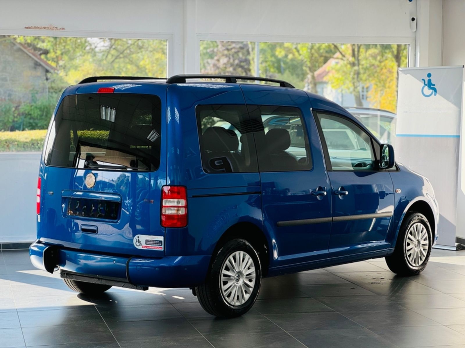 Volkswagen Caddy 1.6 TDI DSG Behindertengerecht-Rampe foto 5