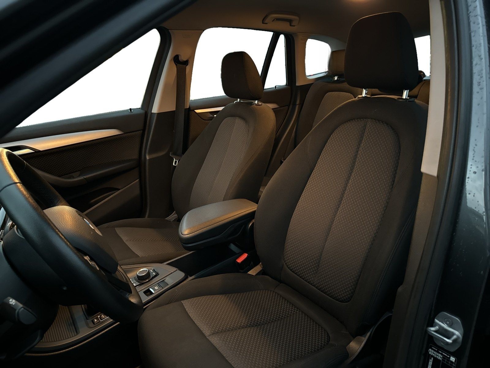 BMW X1 sDrive18d AHK RFK LED SHZ TEMPOMAT DAB ABS BT foto 17