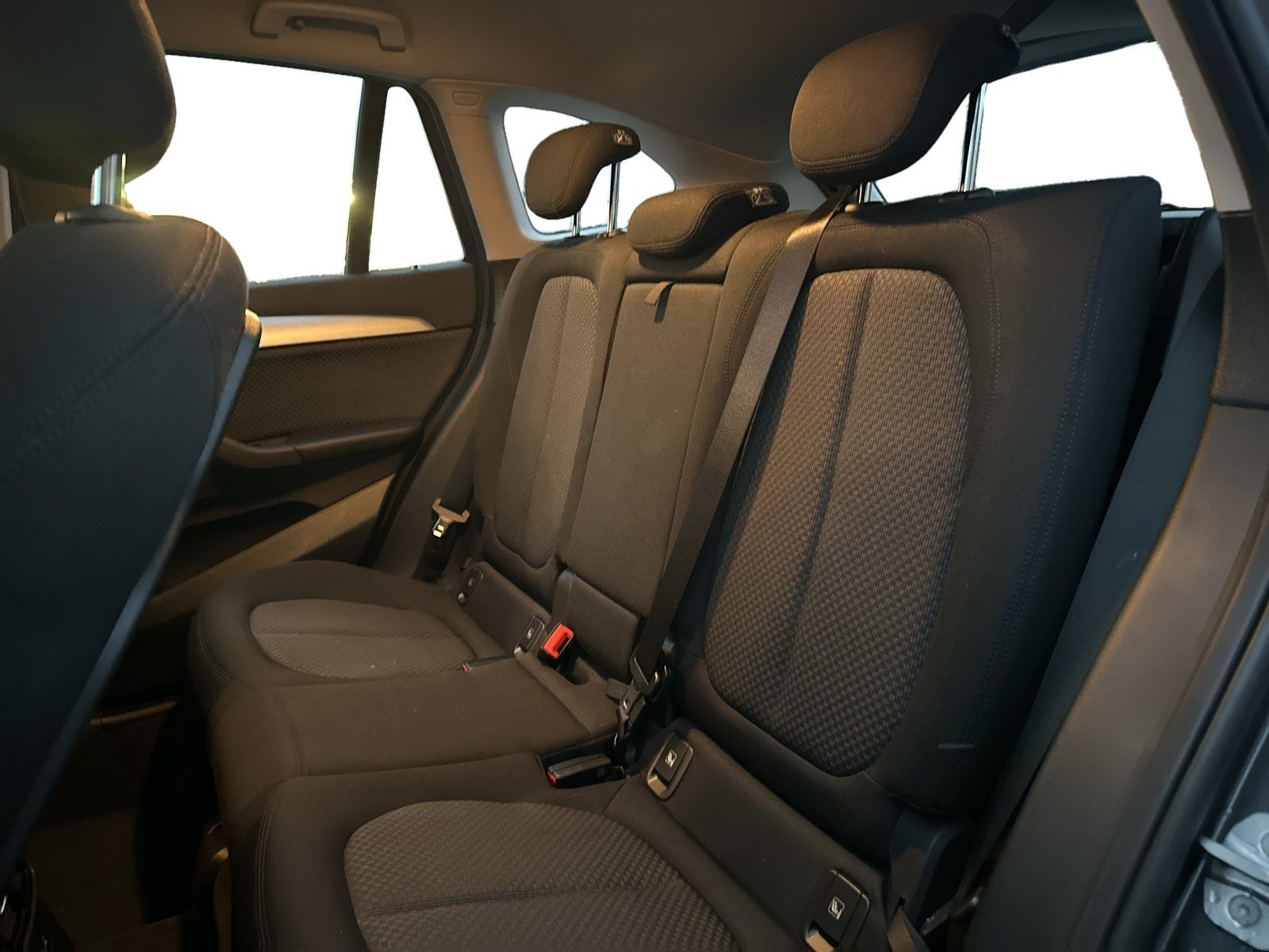 BMW X1 sDrive18d AHK RFK LED SHZ TEMPOMAT DAB ABS BT foto 18