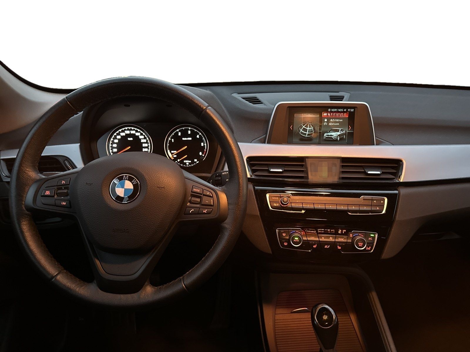 BMW X1 sDrive18d AHK RFK LED SHZ TEMPOMAT DAB ABS BT foto 10