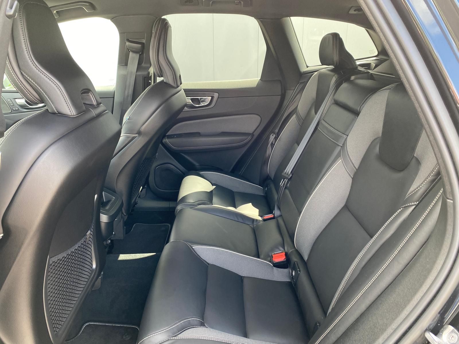 Volvo XC60 B5 AWD R Design 21" ACC DAB LUFT LHZ STDHZ foto 13