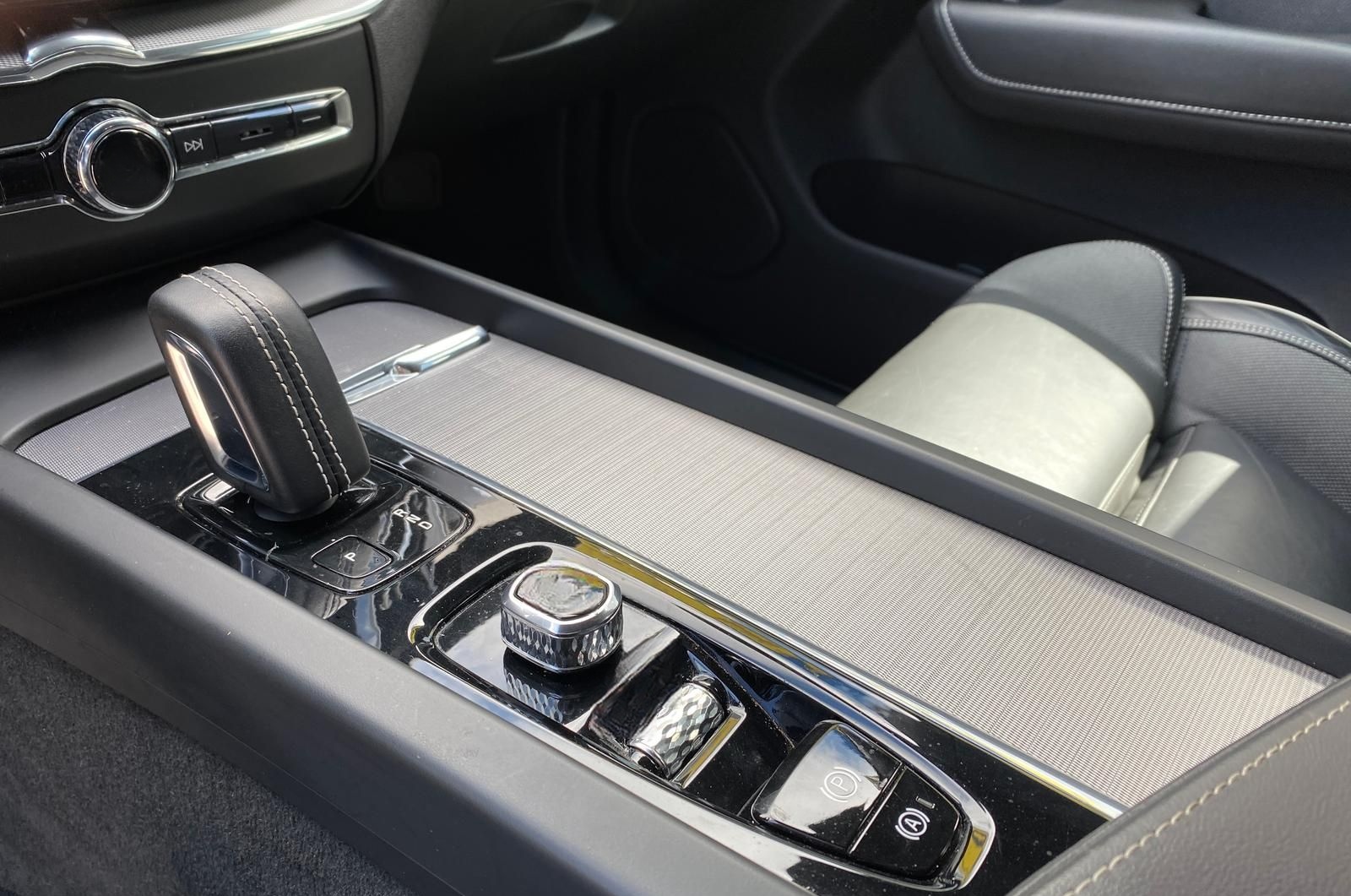 Volvo XC60 B5 AWD R Design 21" ACC DAB LUFT LHZ STDHZ foto 18