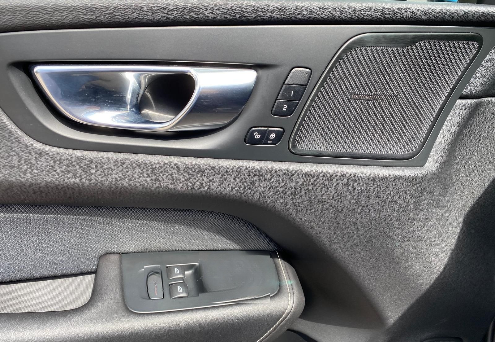 Volvo XC60 B5 AWD R Design 21" ACC DAB LUFT LHZ STDHZ foto 19