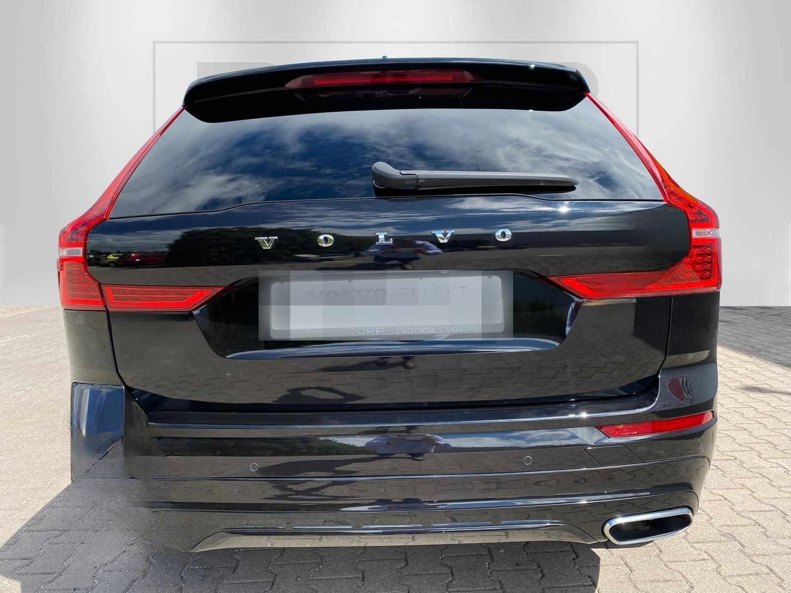 Volvo XC60 B5 AWD R Design 21" ACC DAB LUFT LHZ STDHZ foto 4