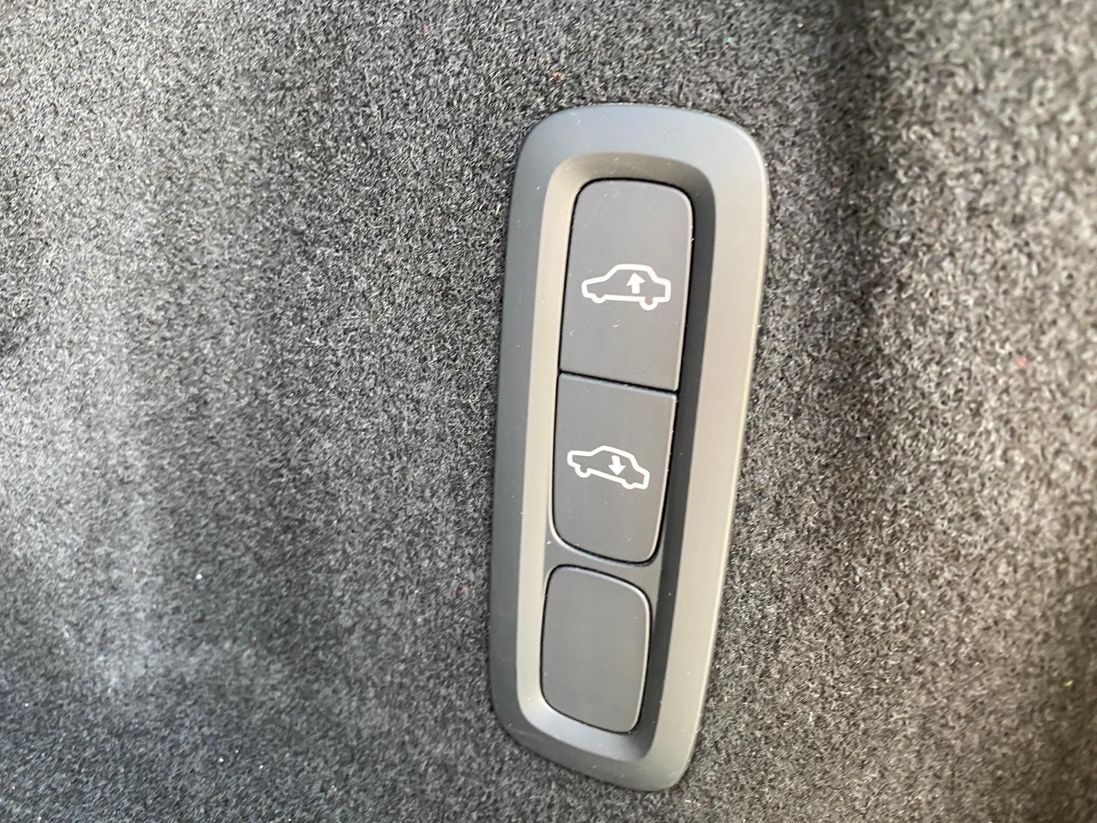 Volvo XC60 B5 AWD R Design 21" ACC DAB LUFT LHZ STDHZ foto 10