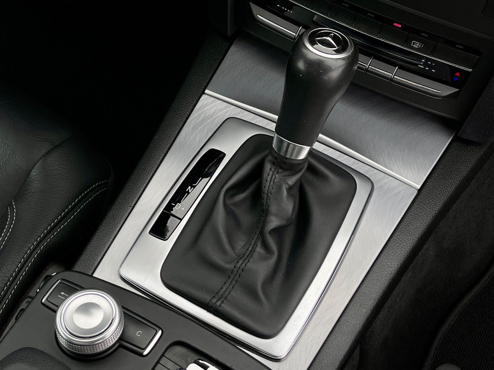 Mercedes-Benz E 500 AMG I PANO I RFK I ACC I CARVERTICAL foto 20