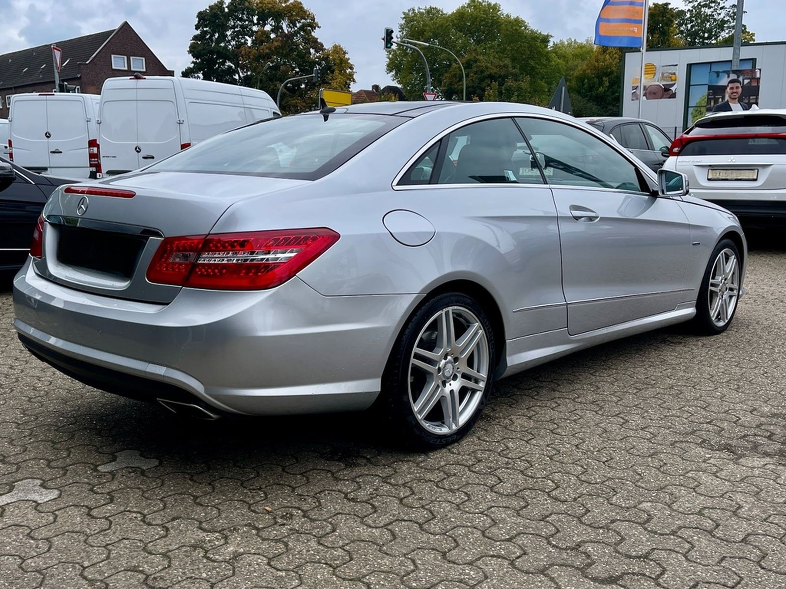 Mercedes-Benz E 500 AMG I PANO I RFK I ACC I CARVERTICAL foto 7