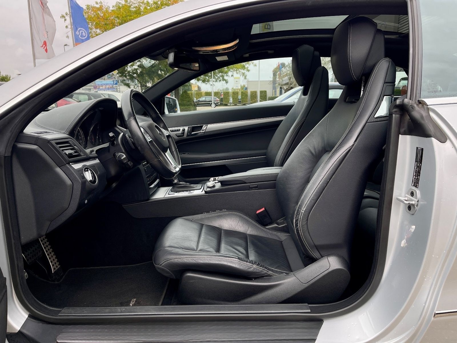 Mercedes-Benz E 500 AMG I PANO I RFK I ACC I CARVERTICAL foto 9