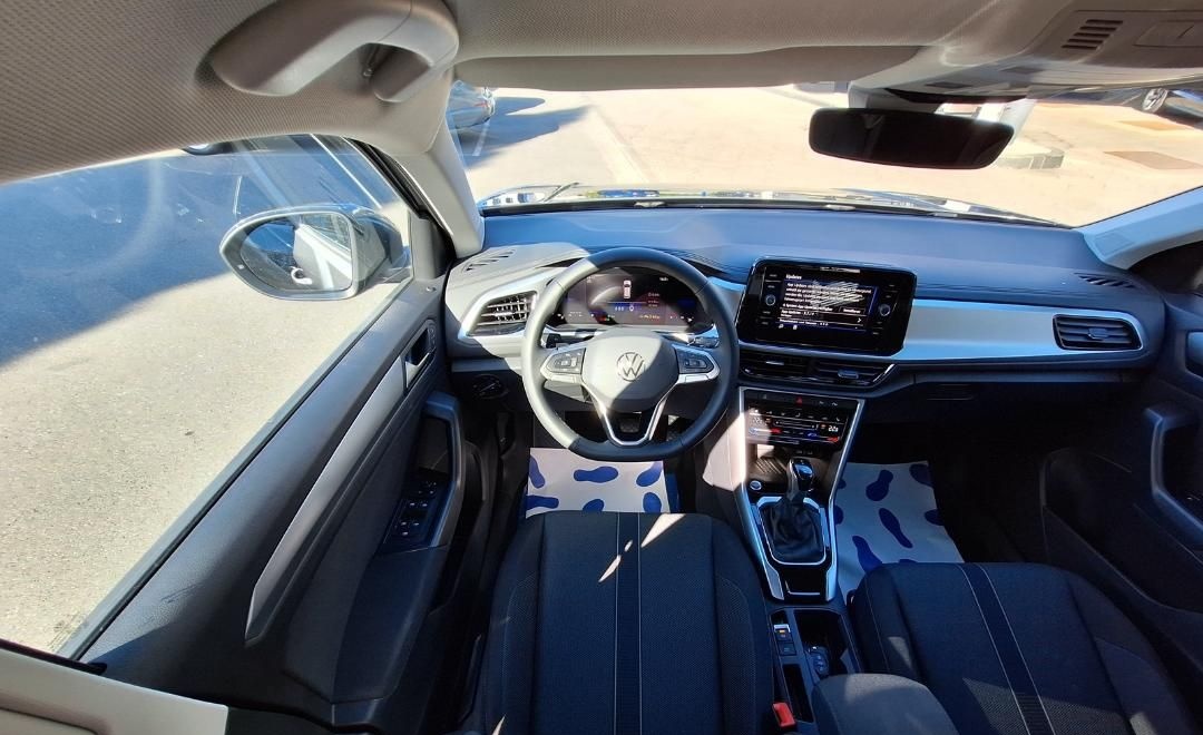 Volkswagen T-ROC Life 1.5 TSI DSG AHK LED ACC Parklenk APP foto 15