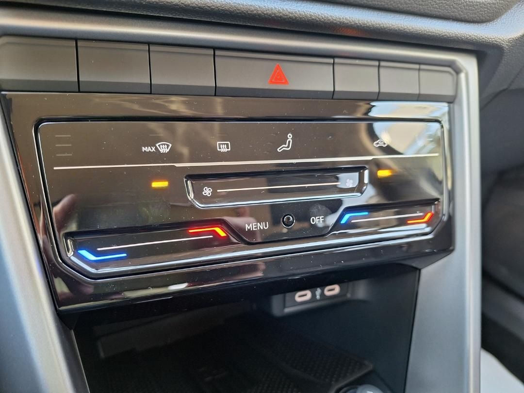 Volkswagen T-ROC Life 1.5 TSI DSG AHK LED ACC Parklenk APP foto 18