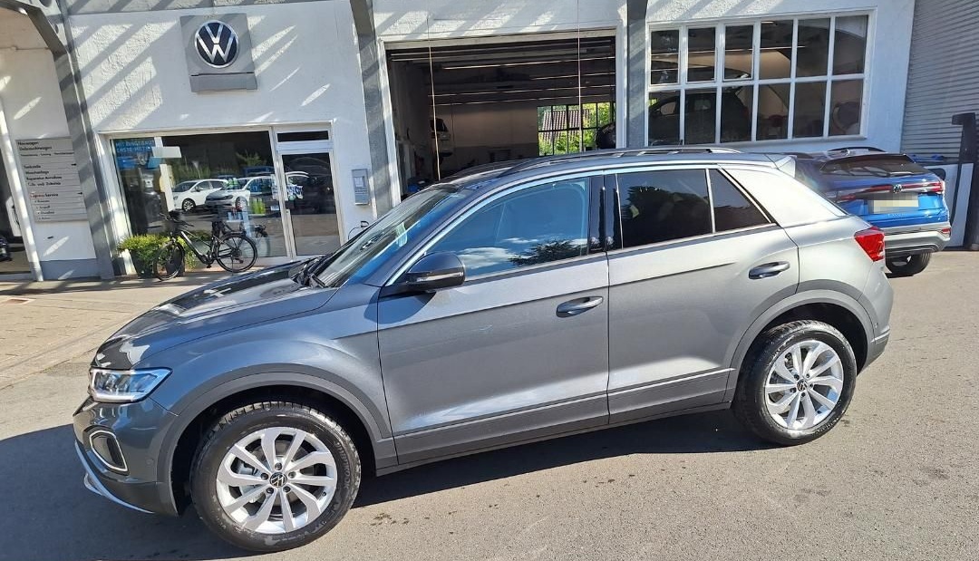 Volkswagen T-ROC Life 1.5 TSI DSG AHK LED ACC Parklenk APP foto 3