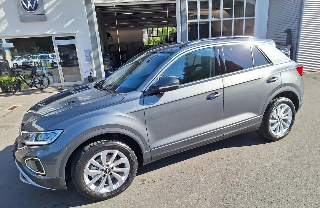 Volkswagen T-ROC Life 1.5 TSI DSG AHK LED ACC Parklenk APP foto 4