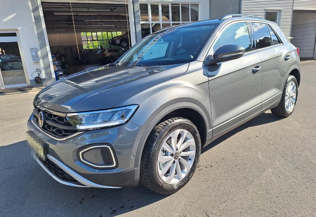 Volkswagen T-ROC Life 1.5 TSI DSG AHK LED ACC Parklenk APP foto 6