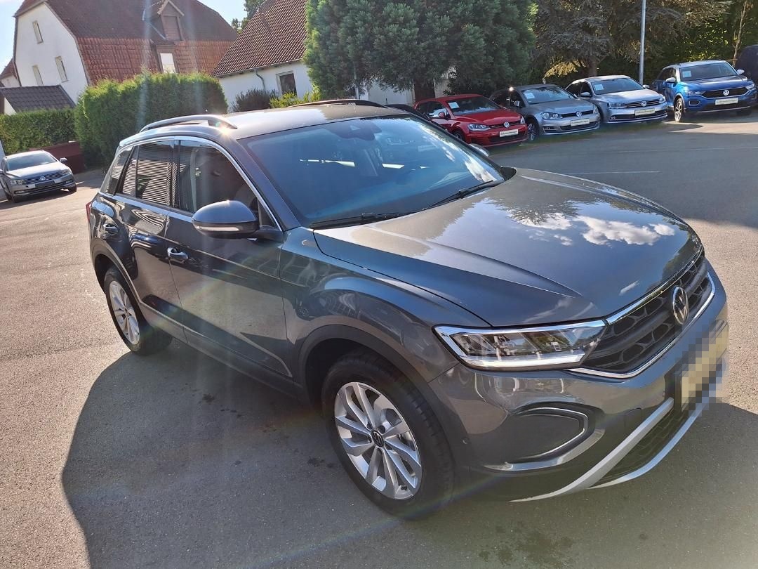 Volkswagen T-ROC Life 1.5 TSI DSG AHK LED ACC Parklenk APP foto 9