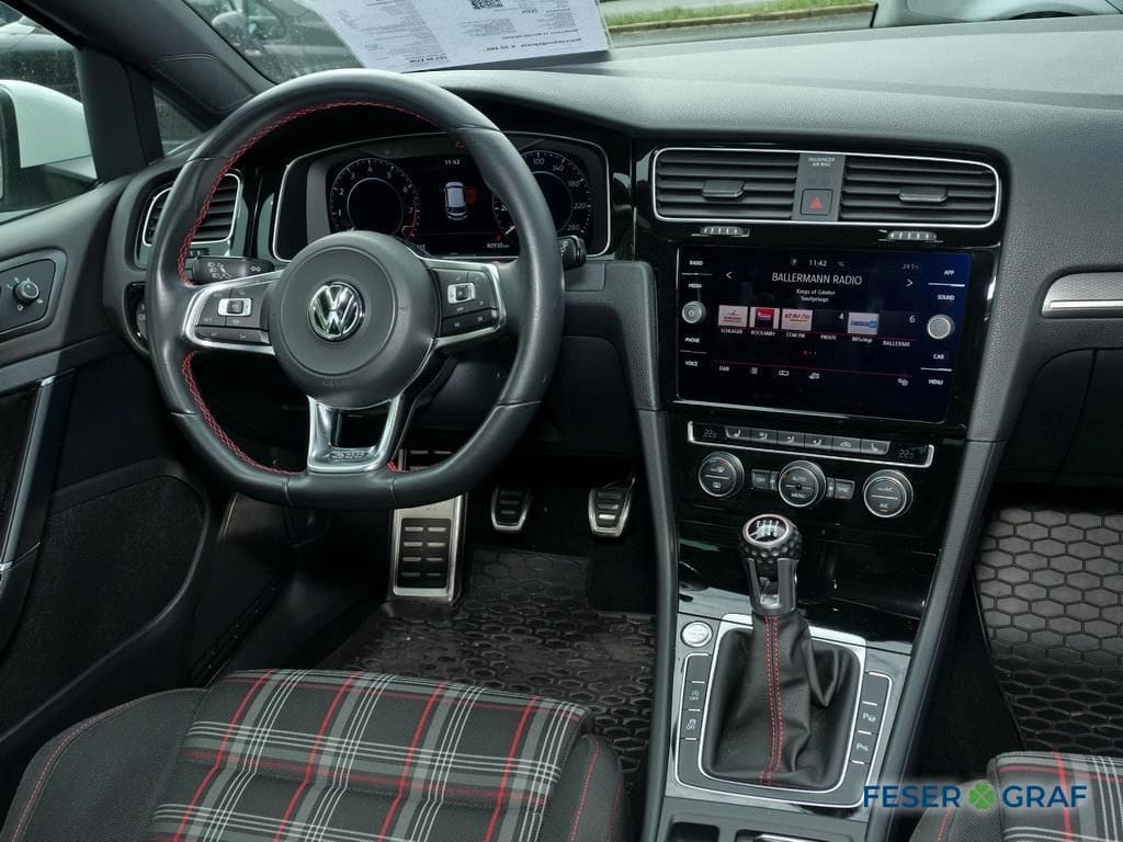 Volkswagen Golf 2.0 TSI GTI Performance LED ACC PANO KESSY foto 3