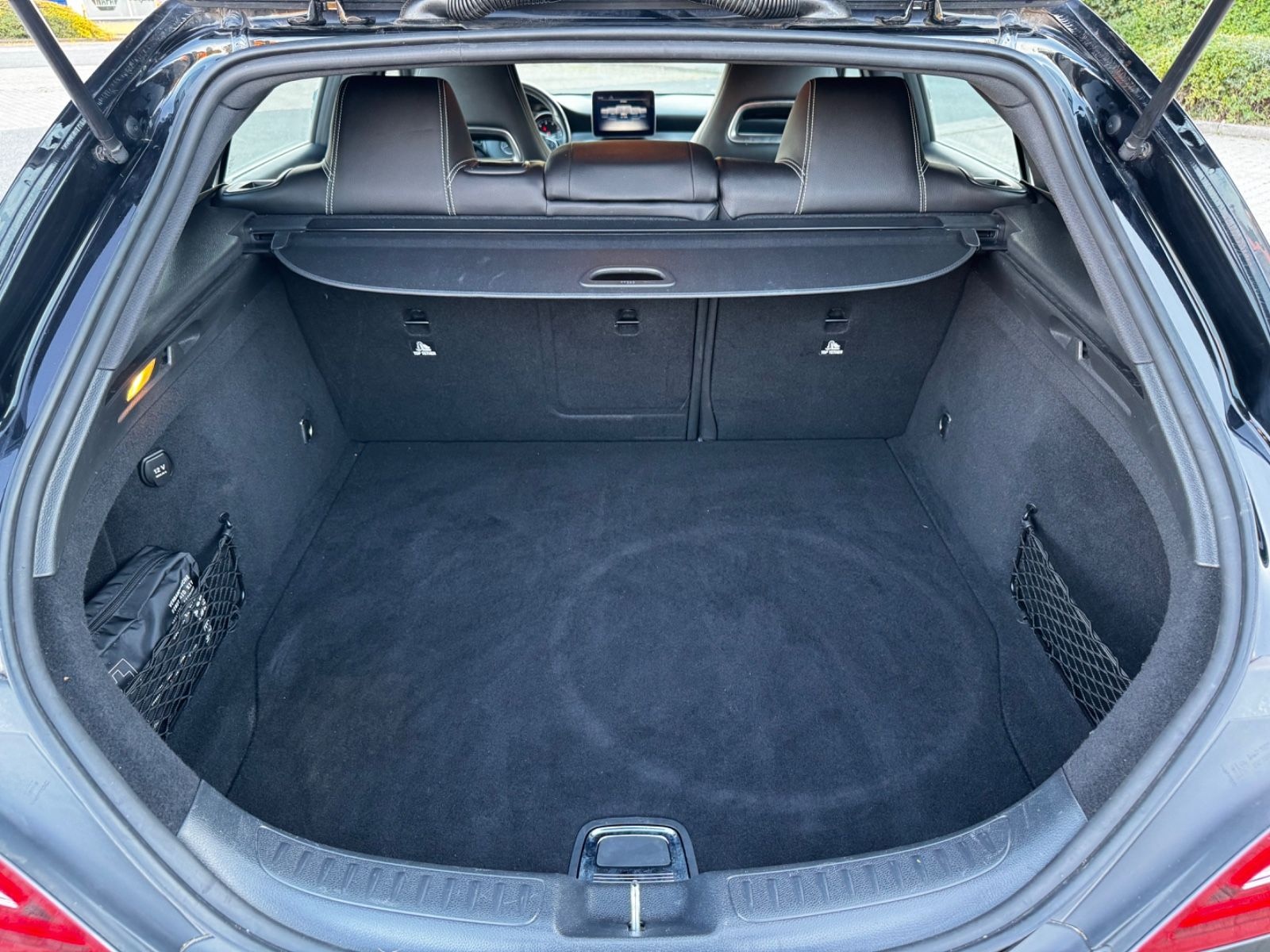 Mercedes-Benz CLA 200 Shooting Brake foto 12