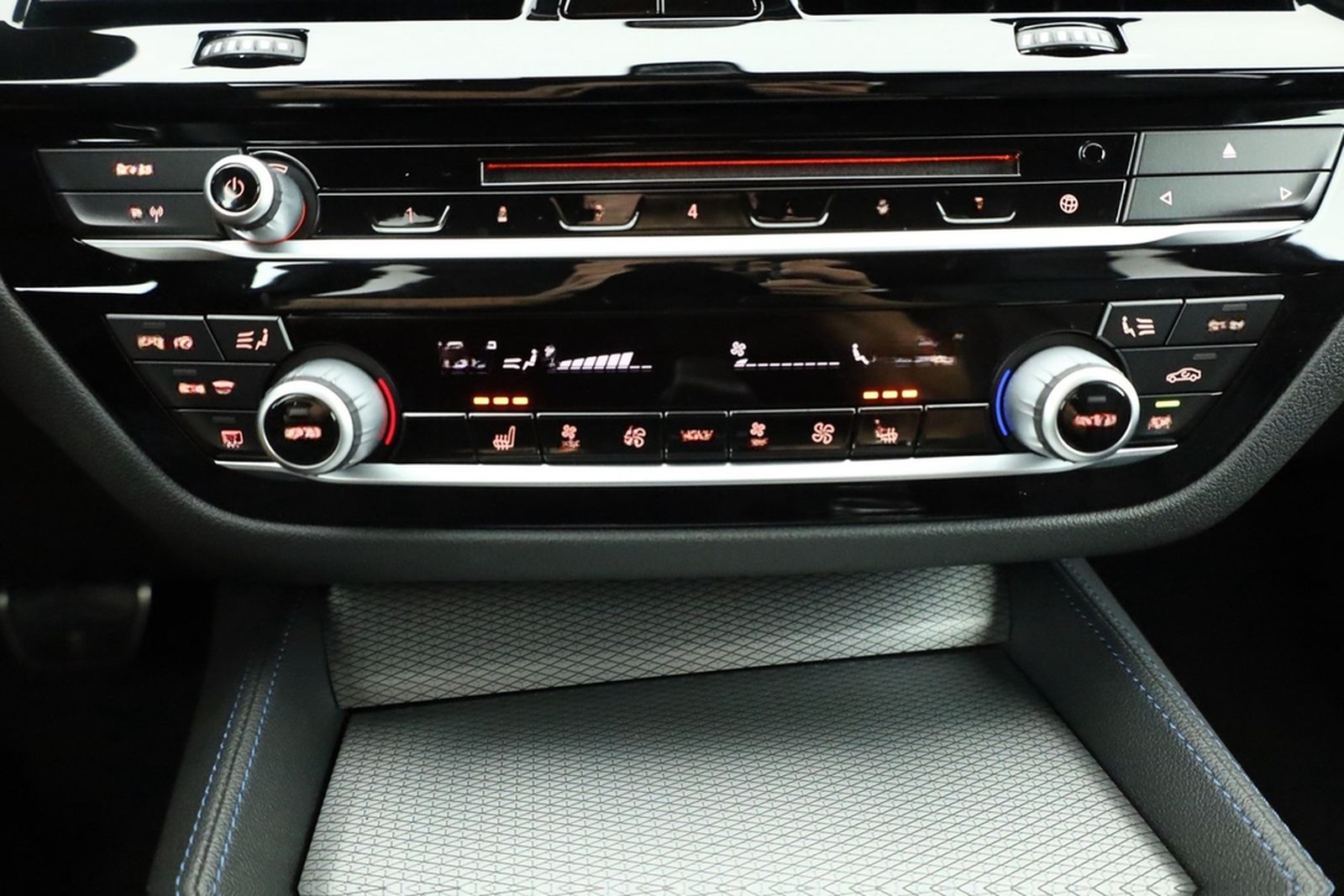 BMW 520d Touring xDrive M Sport LED Navi ACC Head-Up foto 12