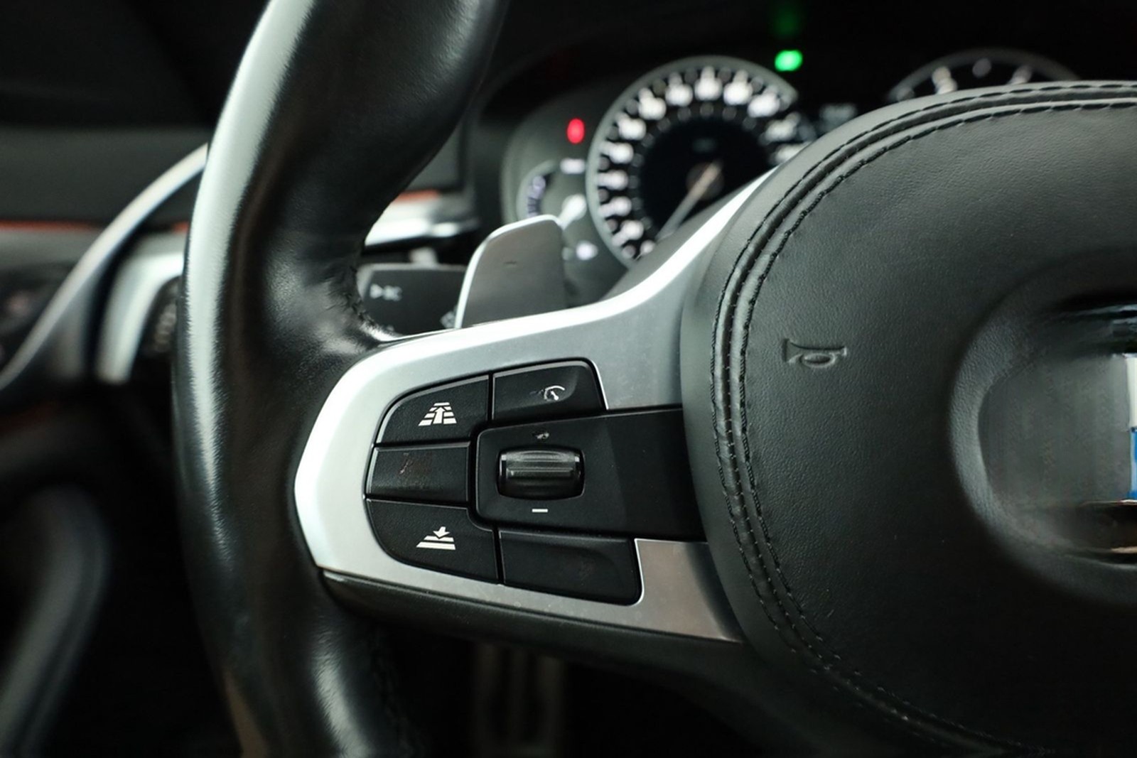 BMW 520d Touring xDrive M Sport LED Navi ACC Head-Up foto 17