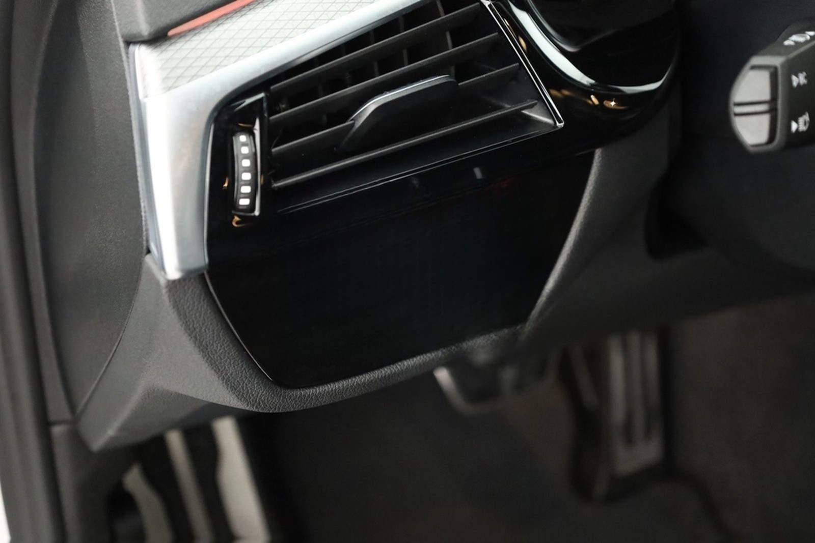BMW 520d Touring xDrive M Sport LED Navi ACC Head-Up foto 22