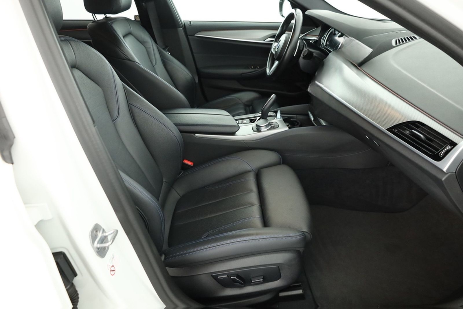 BMW 520d Touring xDrive M Sport LED Navi ACC Head-Up foto 25