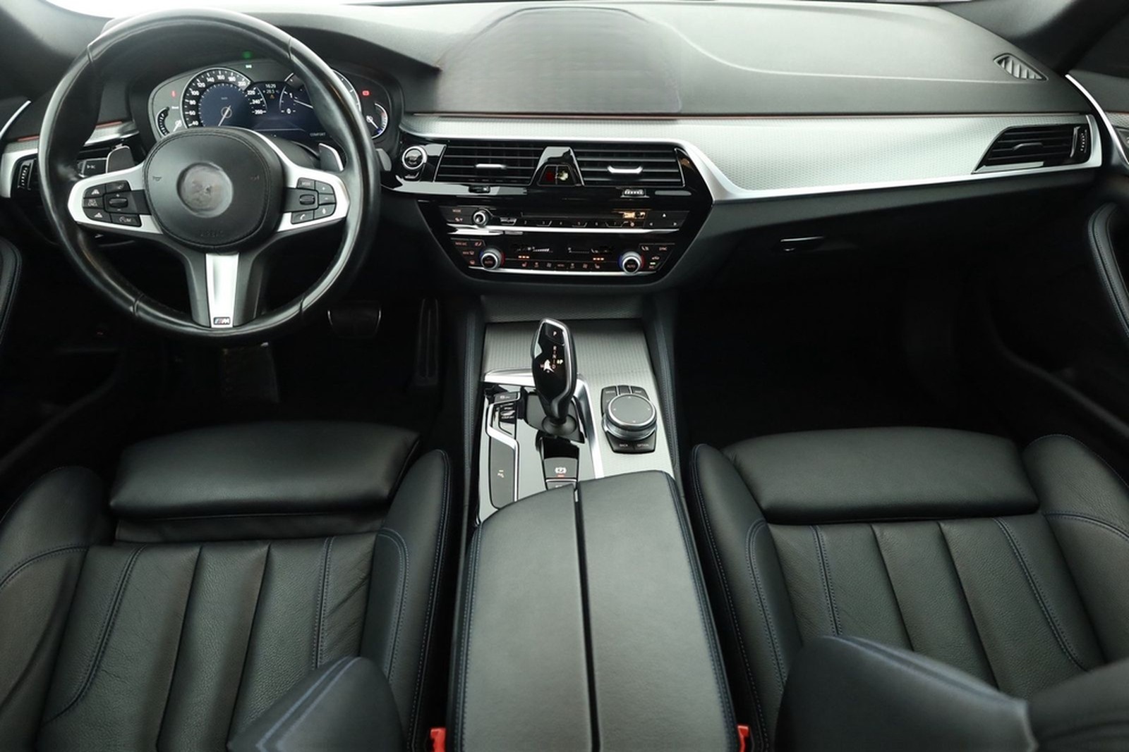 BMW 520d Touring xDrive M Sport LED Navi ACC Head-Up foto 9
