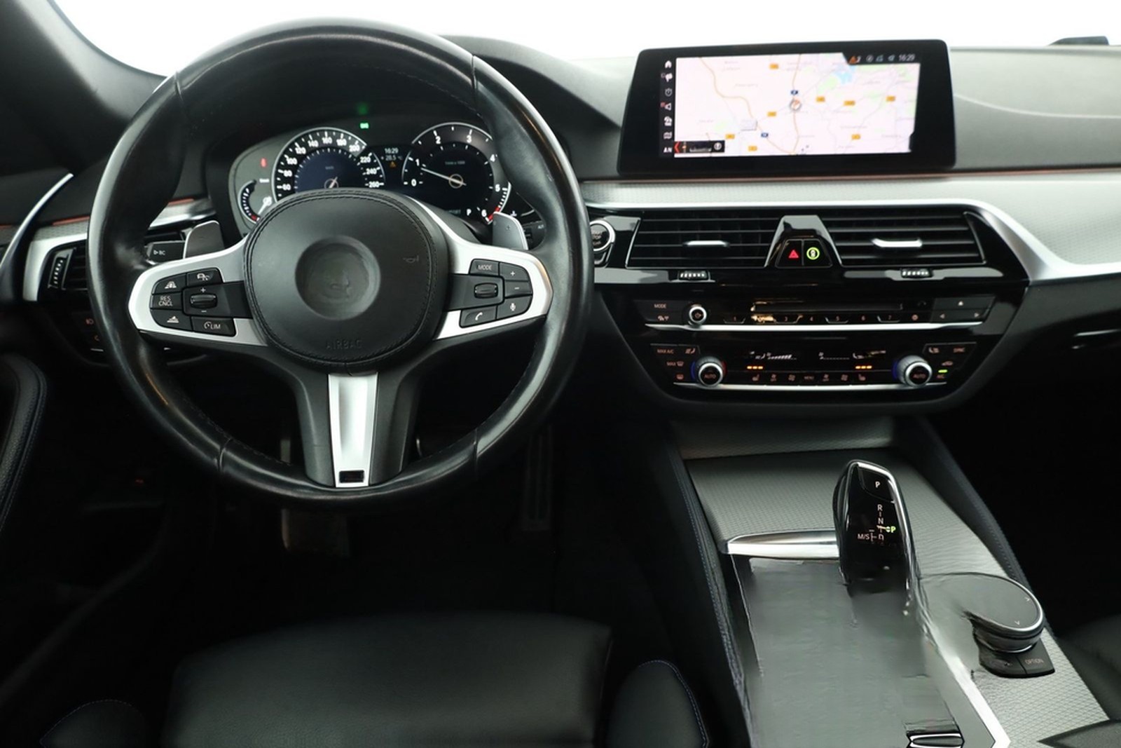 BMW 520d Touring xDrive M Sport LED Navi ACC Head-Up foto 10