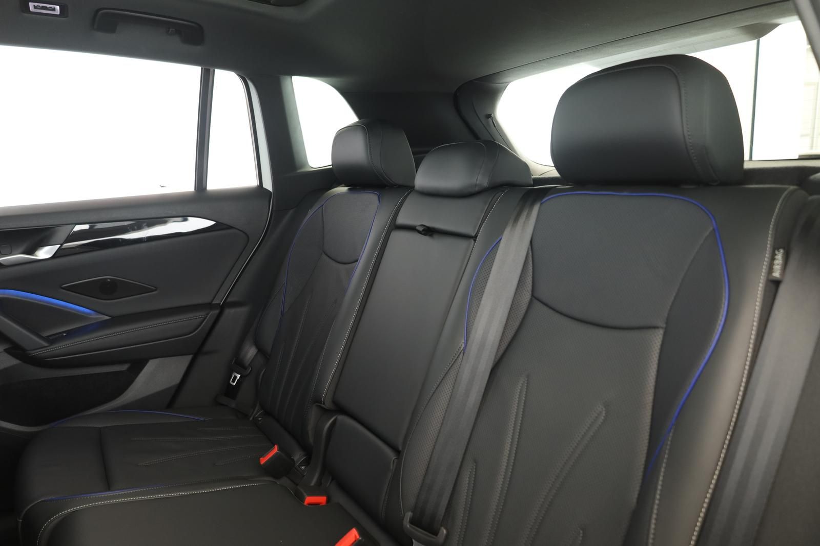 Volkswagen Tiguan 2.0 TSI DSG 4M R-Line IQ Pano Nav Key 360 foto 18