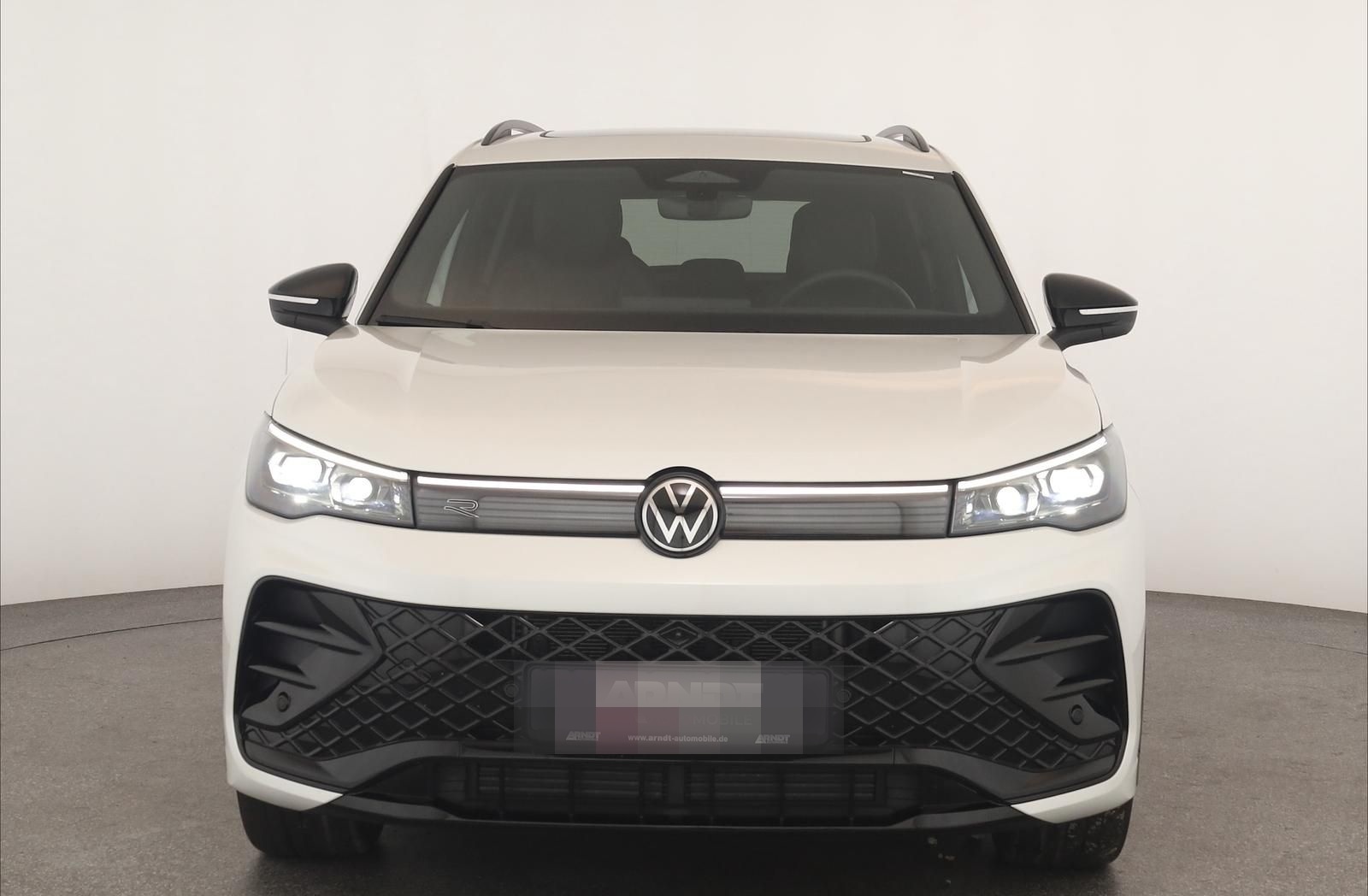 Volkswagen Tiguan 2.0 TSI DSG 4M R-Line IQ Pano Nav Key 360 foto 3