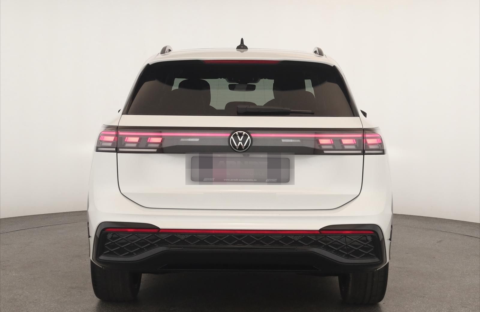 Volkswagen Tiguan 2.0 TSI DSG 4M R-Line IQ Pano Nav Key 360 foto 6