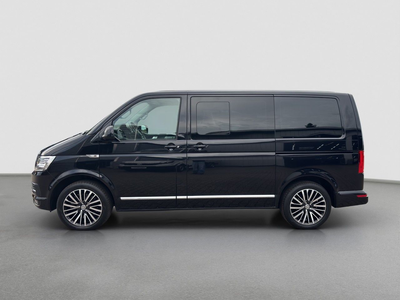 Volkswagen T6.1 Multivan Highline 2.0 TDI LED NAVI AHK STAN foto 2