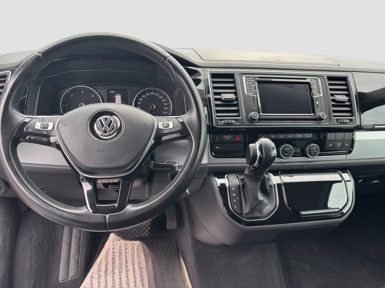 Volkswagen T6.1 Multivan Highline 2.0 TDI LED NAVI AHK STAN foto 11